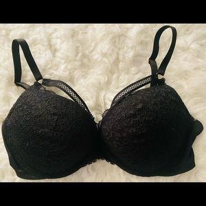 Victoria’s Secret push-up pigeon bra